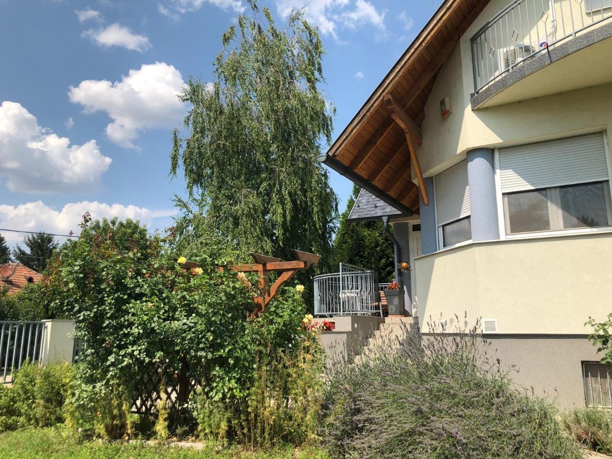 Dominik Apartmanhaz Velence Exterior photo