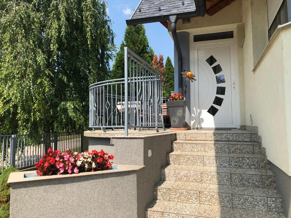 Dominik Apartmanhaz Velence Exterior photo